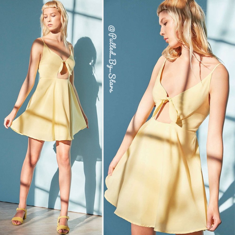 KIMCHI BLUE Yellow Tie-Front Fit + Flare Dress EUC